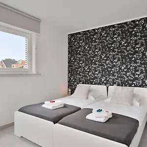 https://bright-and-spacious-bungalow-with-garden-near-the-beach.ostend-hotel.net
